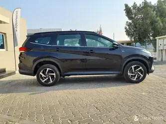 2019-toyota-range-rover-vogue-se-373599-17822635