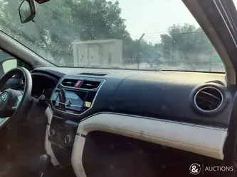 2019-toyota-range-rover-vogue-se-373599-17822670