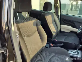 2019-toyota-range-rover-vogue-se-373599-17822671